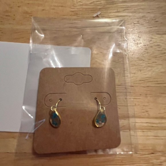 Elegant Teardrop Earrings Set. Two Pairs. - Picture 9 of 10